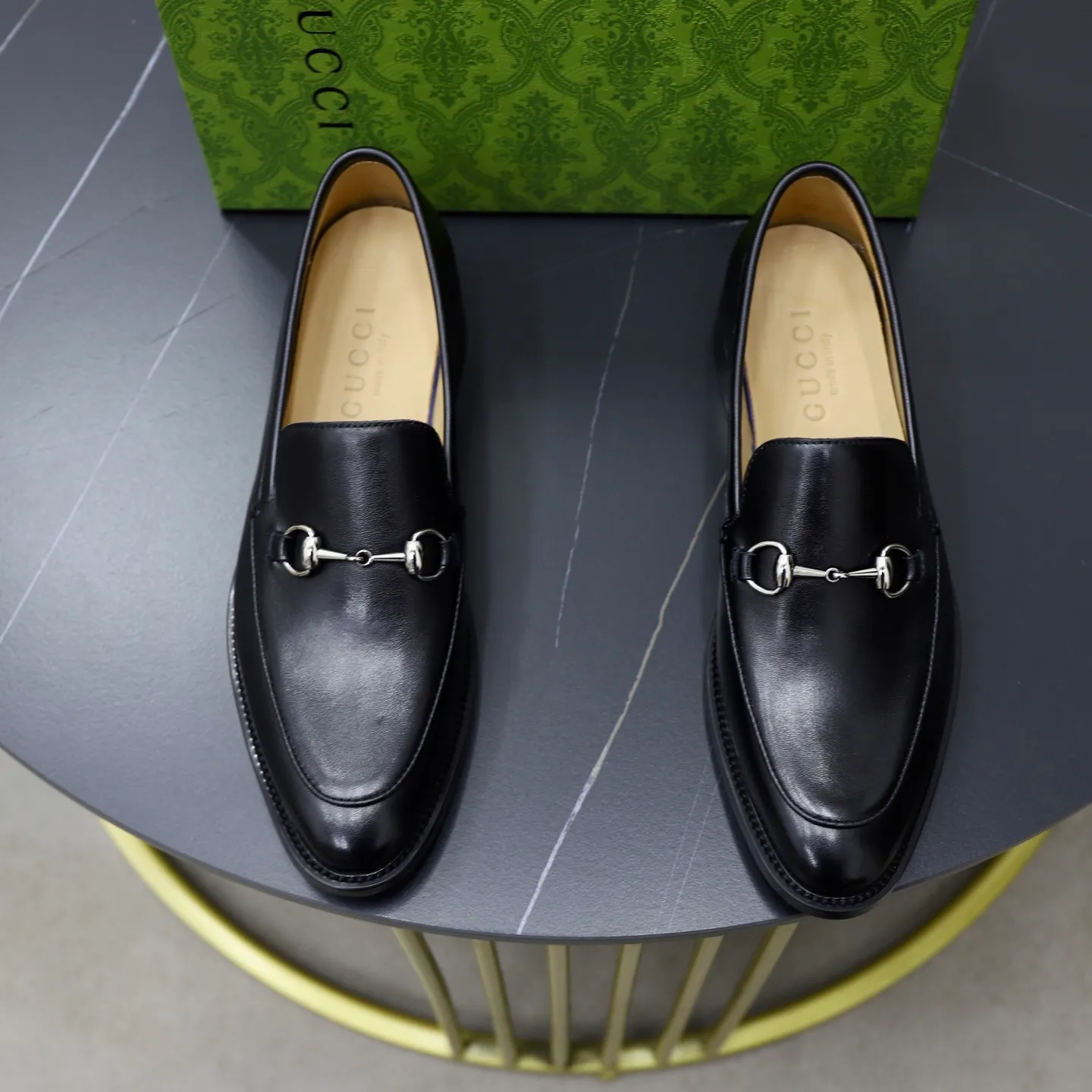 Men's shoes: 260🙅‍♂️🙅‍♂️🙅‍♂️Niuli Brand: GUCCI Size: 38-44 (45 can be customized) Level: Counter classic Material: Original soft cowhide upper Comfortable cowhide lining Original lightweight outsole Style category: Business casual footwear Driving leather shoes Color: Actual picture color